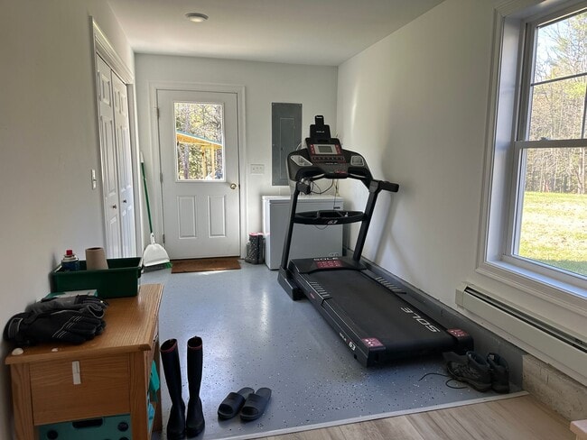 Building Photo - Newly Built! Spacious 4BR 2 Bath House