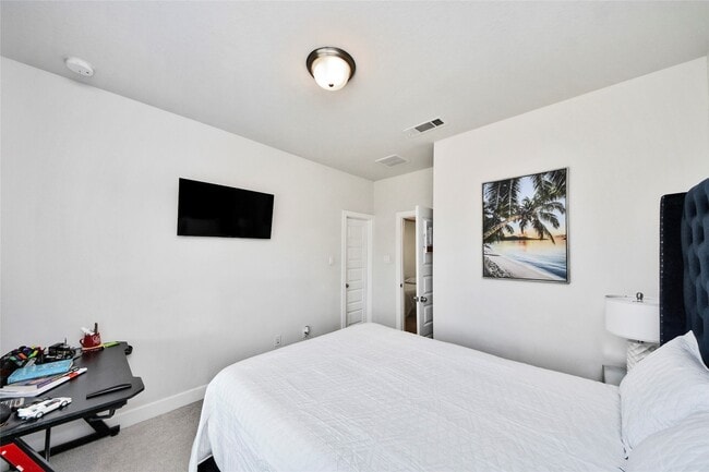 Building Photo - 7030 House Wren Ct