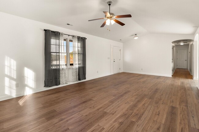 Building Photo - NEWLY RENOVATED 3 BR , 2 BA HOME *SPRING C...