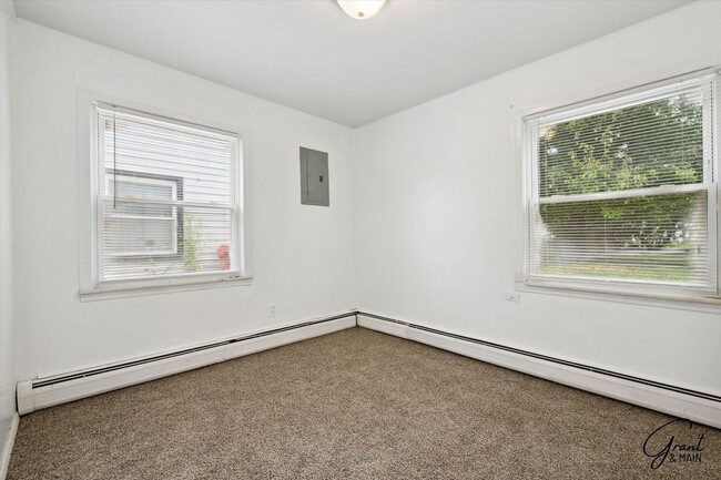 Building Photo - 3 Bedroom Bungalow in Eastpointe