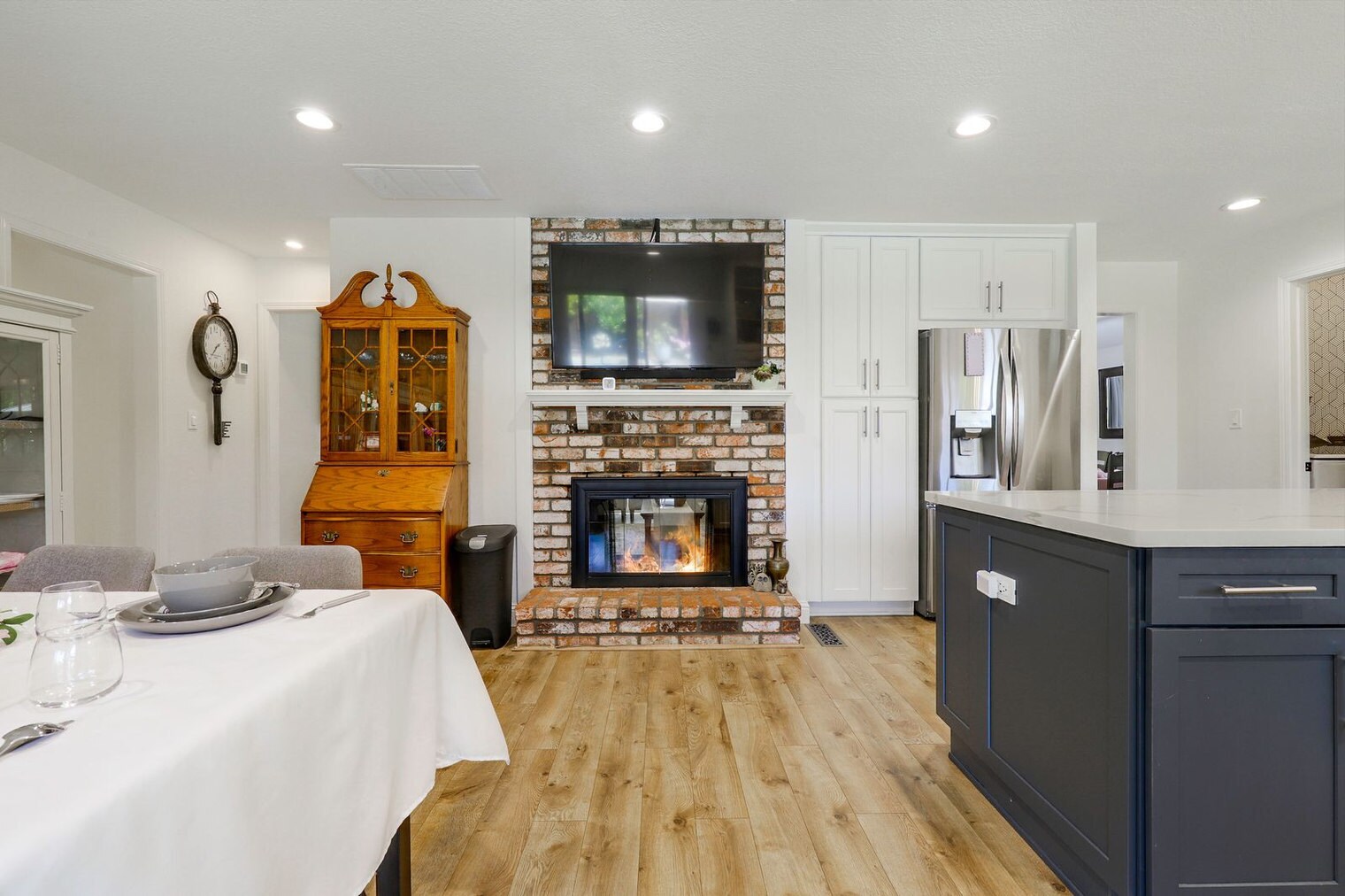 Building Photo - 1250 Sweetbriar Dr