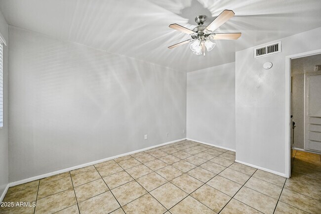 Building Photo - 3025 N 32nd St