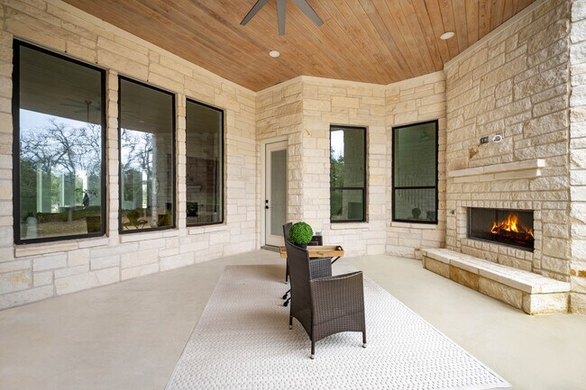 Building Photo - 846 Maximino Ridge Rd.