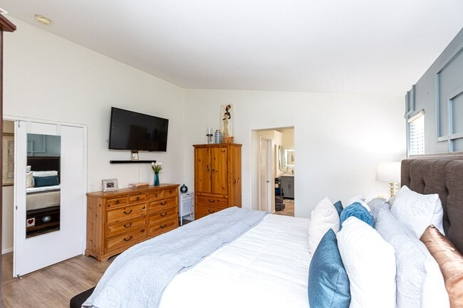 Building Photo - ***CHARMING CHULA VISTA 4/2 HOME, PET FRIE...