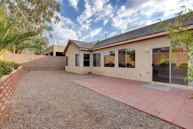Building Photo - Anthem Gem with 3-Car Garage & Spacious Backyard