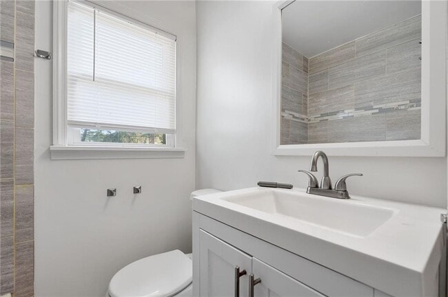 Building Photo - 2474 Habersham Dr