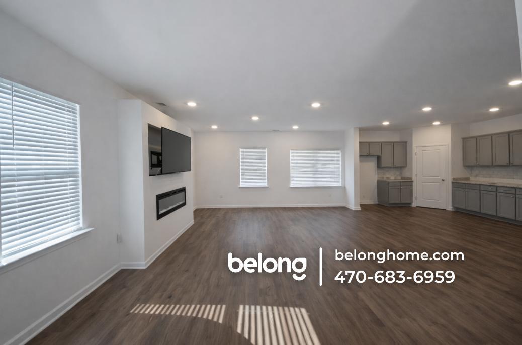 Building Photo - 2468 Lennox Rd SE