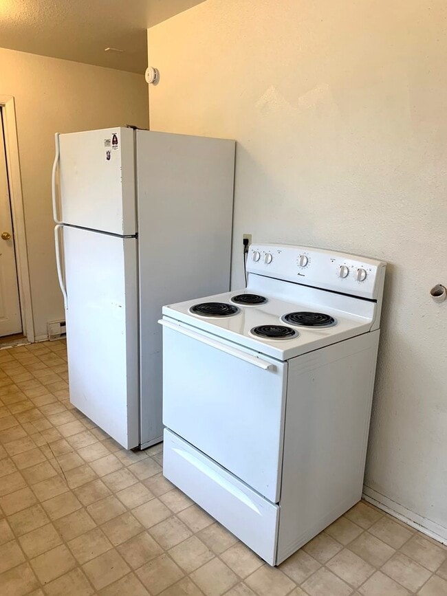 Building Photo - Dog friendly 1 level