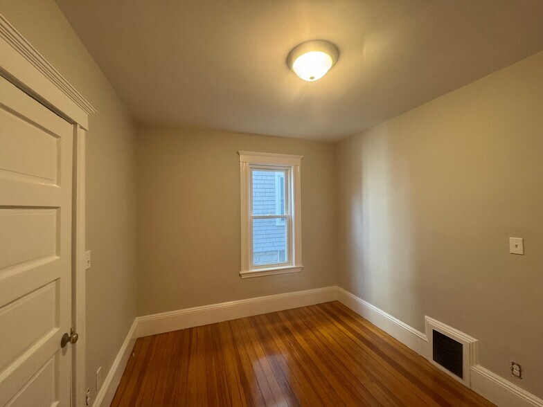 Building Photo - 11 Belmont Sq