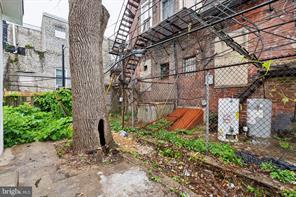 Building Photo - 38 S Salford St