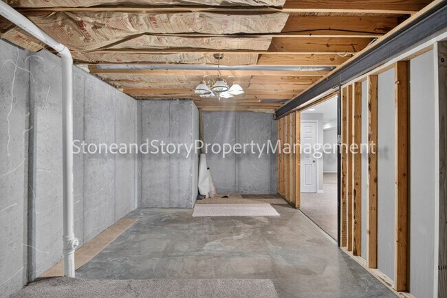 Building Photo - 6926 SW 17th St