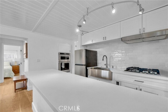 Building Photo - 575 Through St