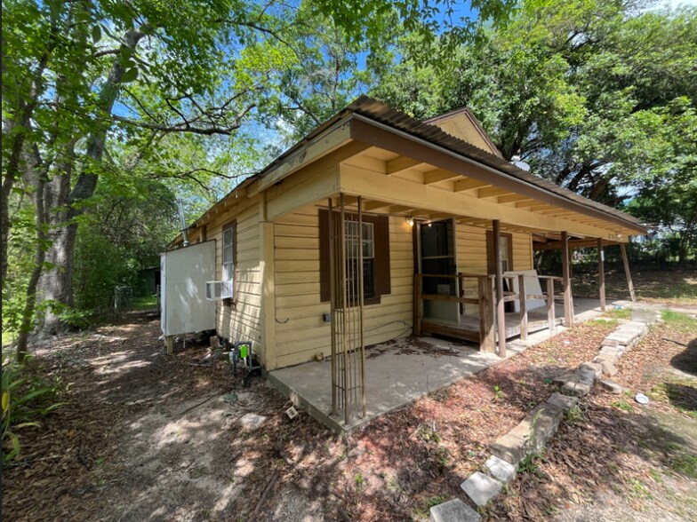 Primary Photo - 1003 Zavalla St