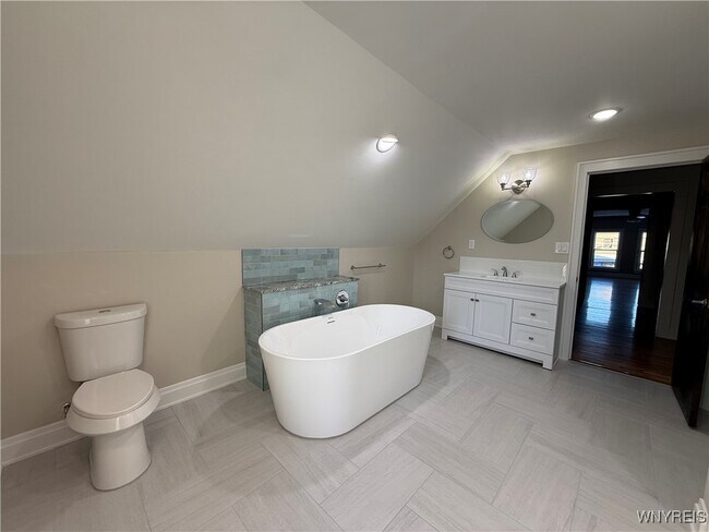 Building Photo - 336 Germania St