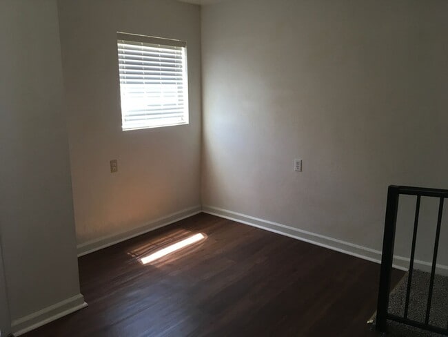 Building Photo - Downtown Downstairs Income Restricted Single Level ADU Accessible Unit
