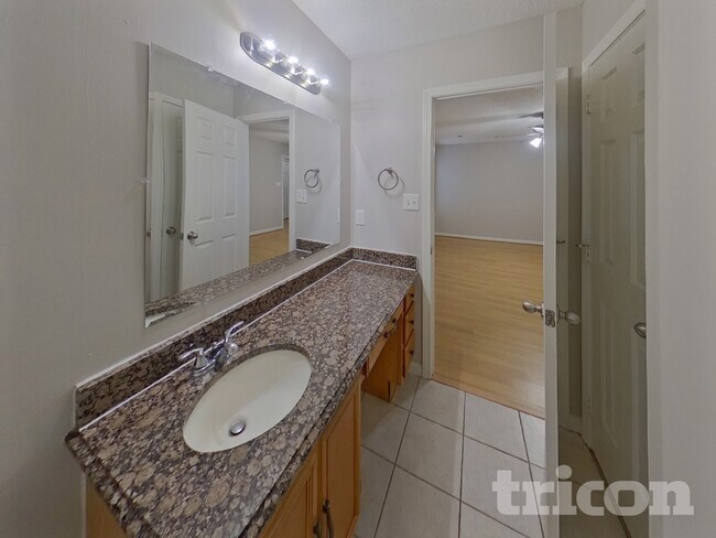 Building Photo - 5000 Poplar Glen Dr