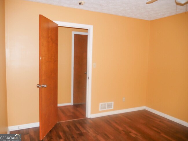 Building Photo - 6451 Edenfield Dr