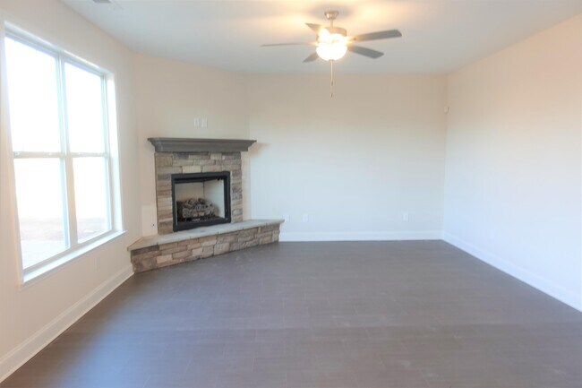 Building Photo - 2731 Millhone Dr