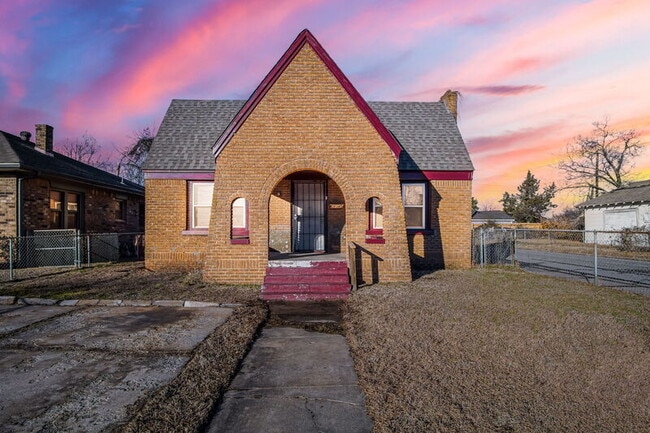 Building Photo - 2145 N Kate Ave