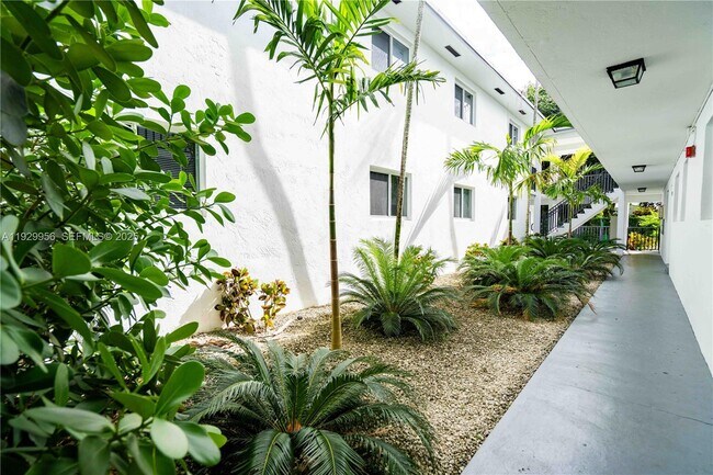 Building Photo - 465 NE 59th St