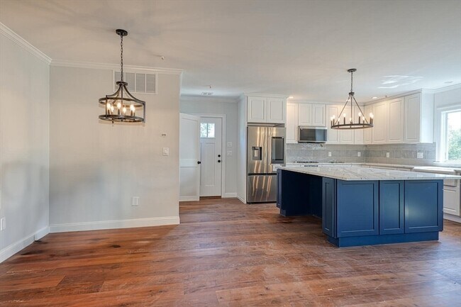 Building Photo - 369 Grant St