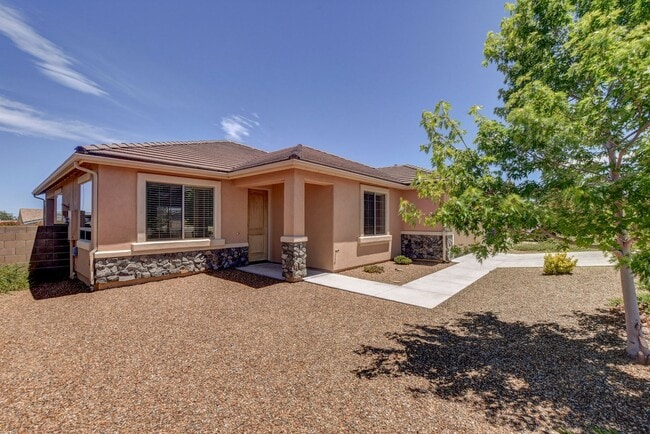 Building Photo - Beautiful home in Prescott