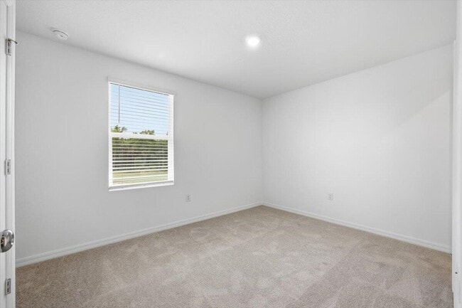 Building Photo - 2840 Skyline Lp