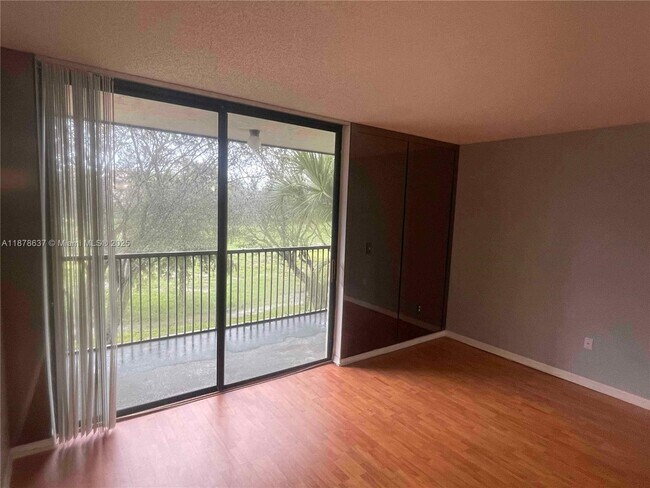 Building Photo - 5550 NW 44th St