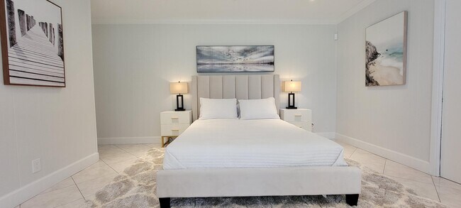 Building Photo - 1036 SW 26th Ave