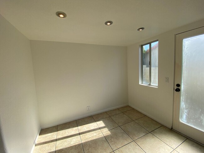 Building Photo - 68305 Encinitas Rd