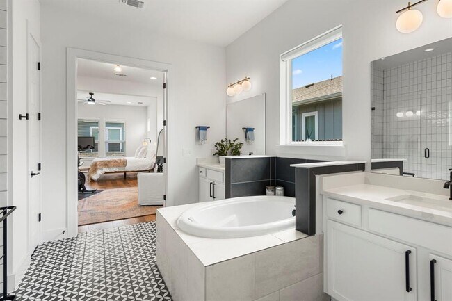 Building Photo - 8416 Apogee Blvd