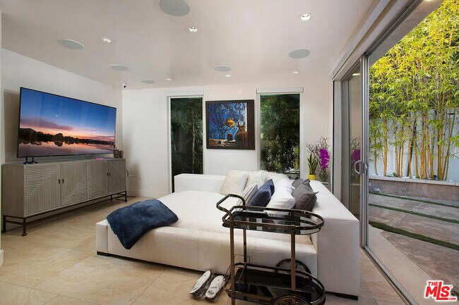 Building Photo - 2766 Ellison Dr