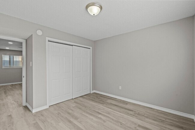 Building Photo - 911 Avenue K