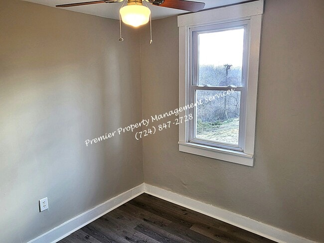 Building Photo - 1390 Barclay Hill Rd