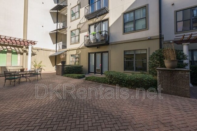 Building Photo - 5300 Peachtree Rd