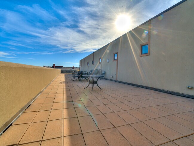 Building Photo - 444 N Central Ave