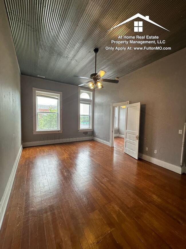 Building Photo - 510 Nichols St