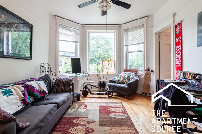 Primary Photo - 1245 W Newport Ave