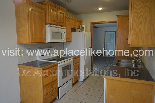 Building Photo - 5200 Hardy Ct