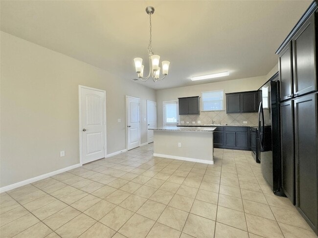 Building Photo - 713 Katmai Cir