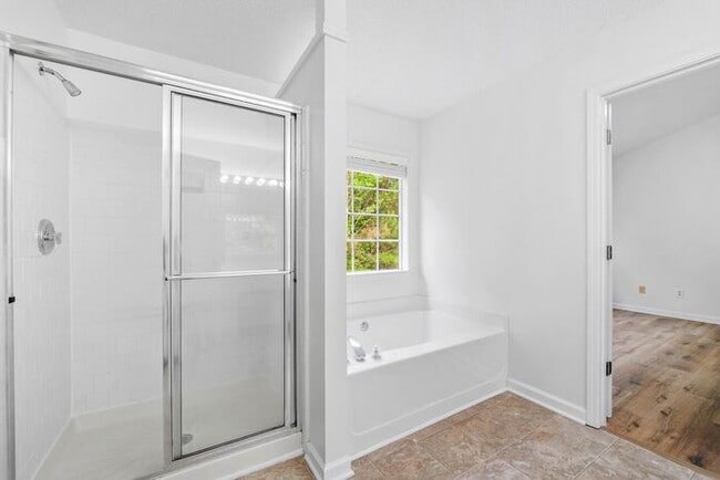 Building Photo - 5840 Haterleigh Dr