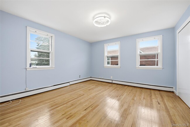 Building Photo - 305 N Terrace Ave