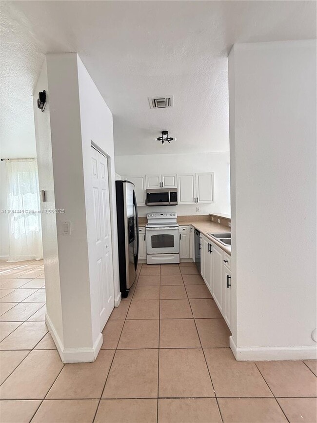 Building Photo - 24492 SW 110th Ave