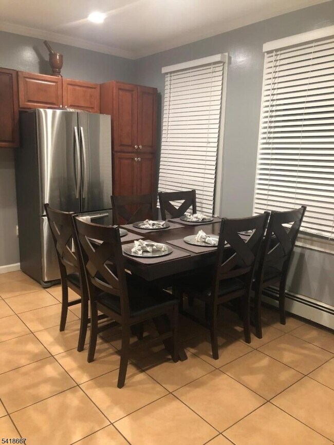 Building Photo - 334 Sherman St