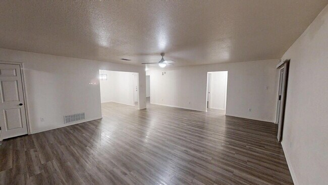 Building Photo - "Spacious 4-Bedroom Retreat with 2 Full Baths in Charming Nolanville!"