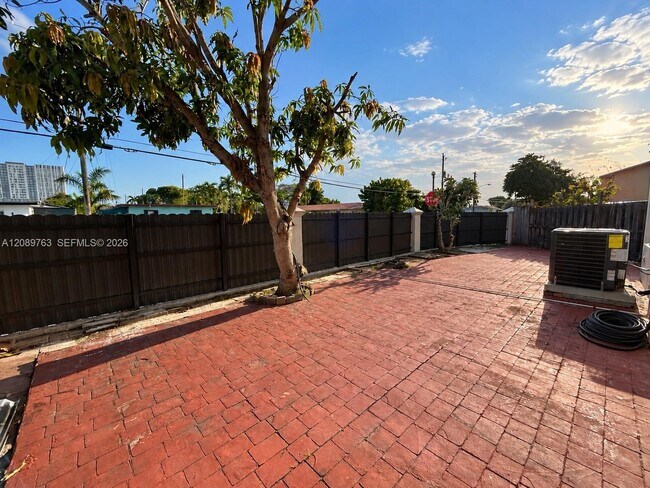 Building Photo - 130 SW 109th Ave
