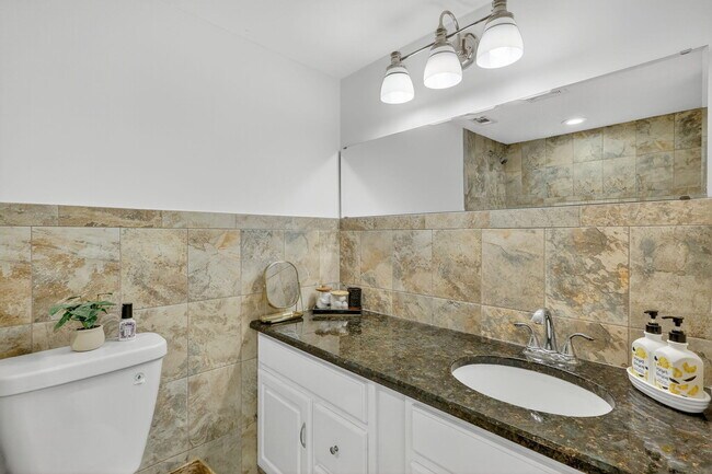 Building Photo - 950 S Kanner Hwy