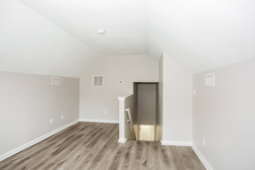 Building Photo - 1326 Galesburg St