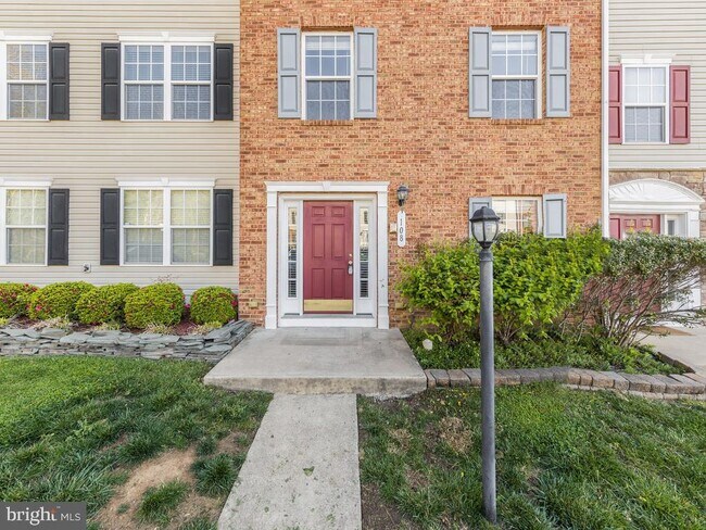 Building Photo - 108 Clearwater Ct