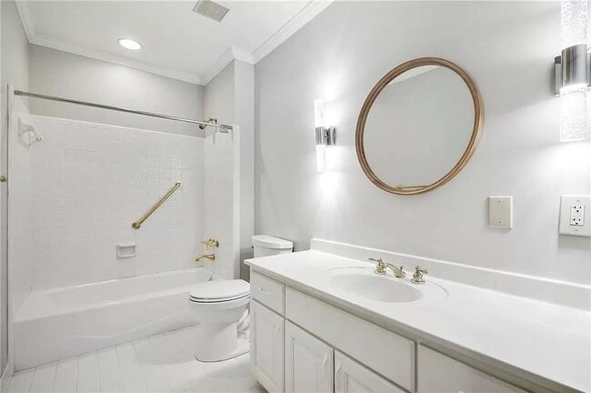 Building Photo - 460 Ivy Park Ln NE